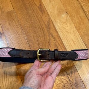 • Vineyard Vines •